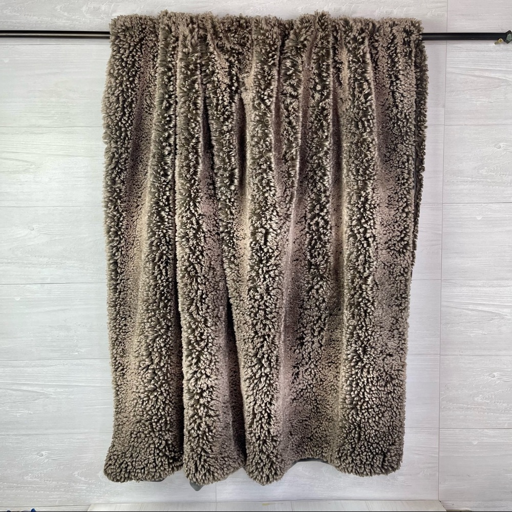 Restoration Hardware Ultimate Faux Fur Throw Brown 50”x 60” Soft Double Sided